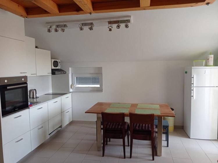 Apartment Lavanda Мандре Екстер'єр фото
